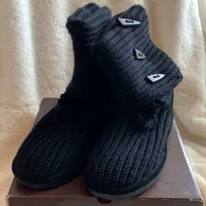 Bear paw knit boots